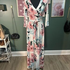 Vanilla Bay Floral Three Quarter Sleeve Maxi Womens Size S/M